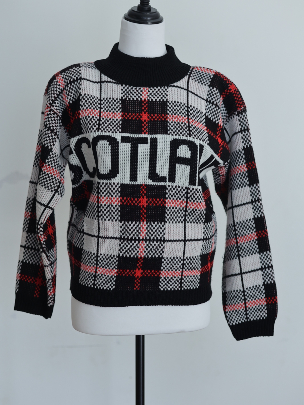 Vintage Nuggets Sweater with 'SCOTLAND' Graphic - Black, White & Red